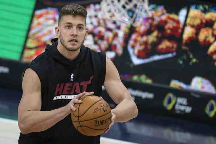 迈尔斯·伦纳德专程飞赴波特兰：好友利拉德回归首秀 我必须到场